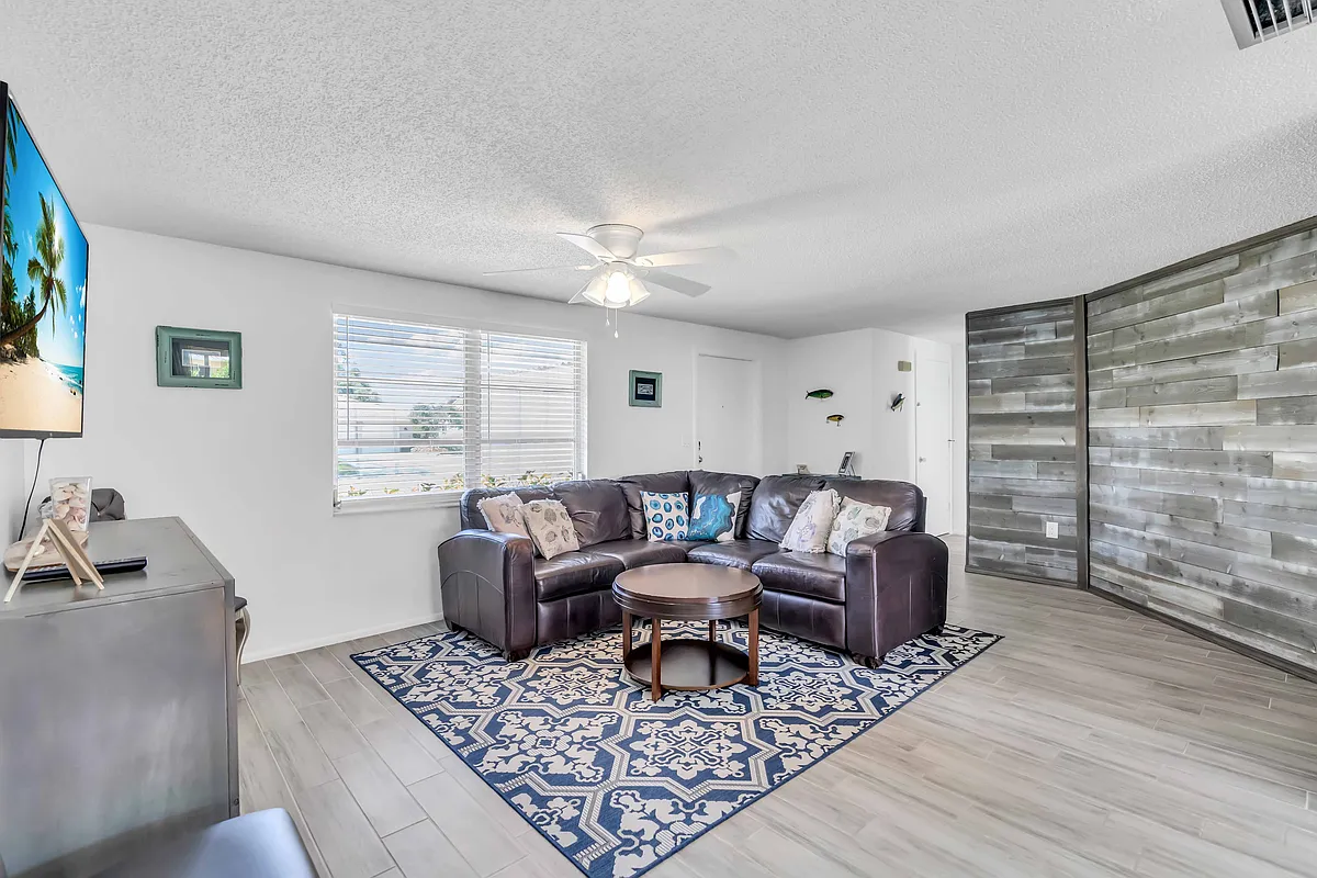 Building Photo - 113 Corot Dr