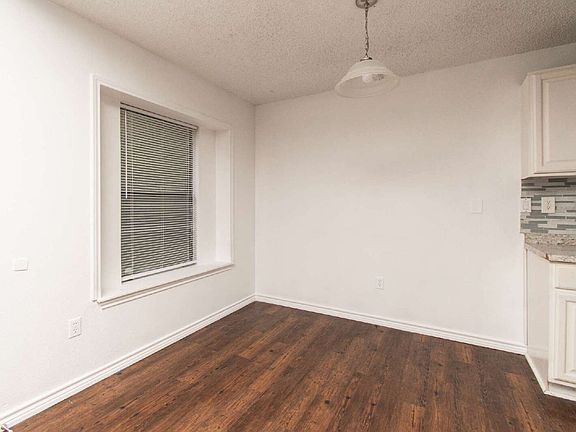 4th image of 2407 Lago Trl