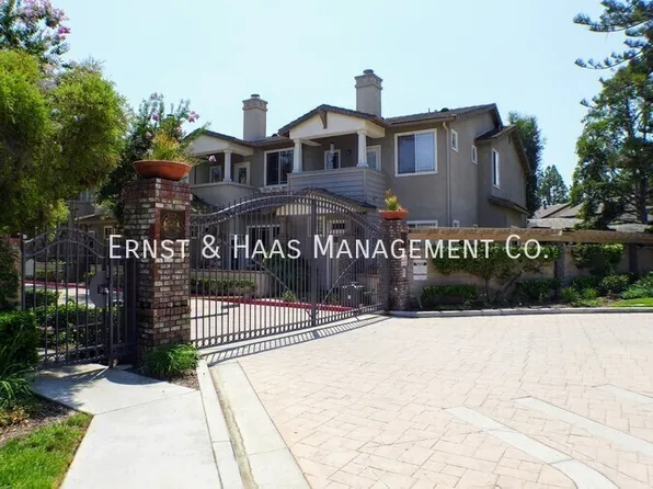 2968 Claremore Ln, Long Beach, CA 90815