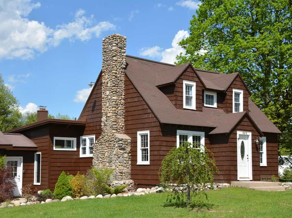 8616 Cedar Run Rd, Traverse City, MI 49684