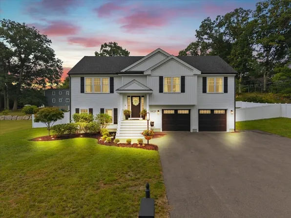 29 Phyllis Rd, Taunton, MA 02780
