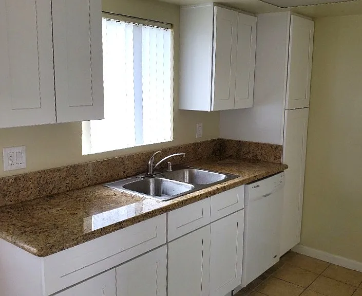 10243 Samoa Ave #203 — Photo 5