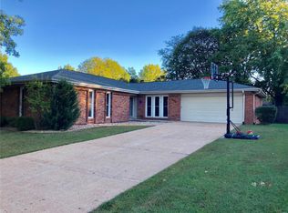 578 Monroe Mill Dr, Ballwin, MO