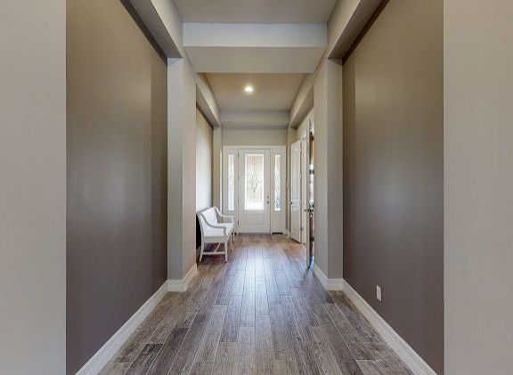 5th image of 484 SW Sea Green St