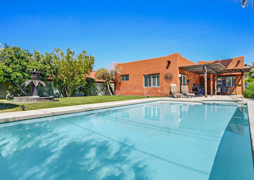 1st image of 54695 Avenida Madero