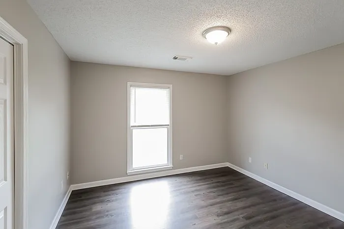 10415 Shadowview Rd — Photo 7