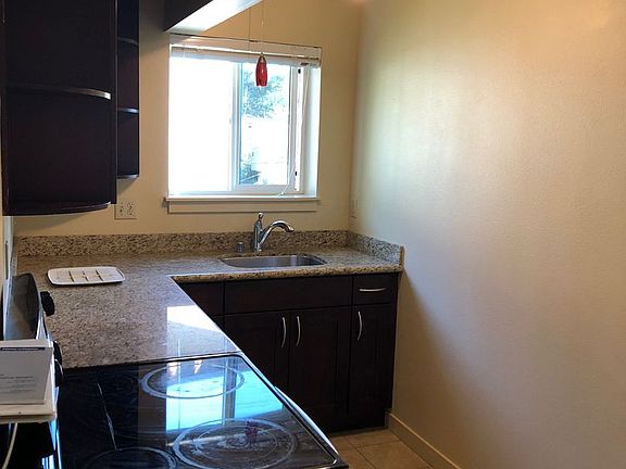 3rd image of 2635 Franklin Ave E APT F