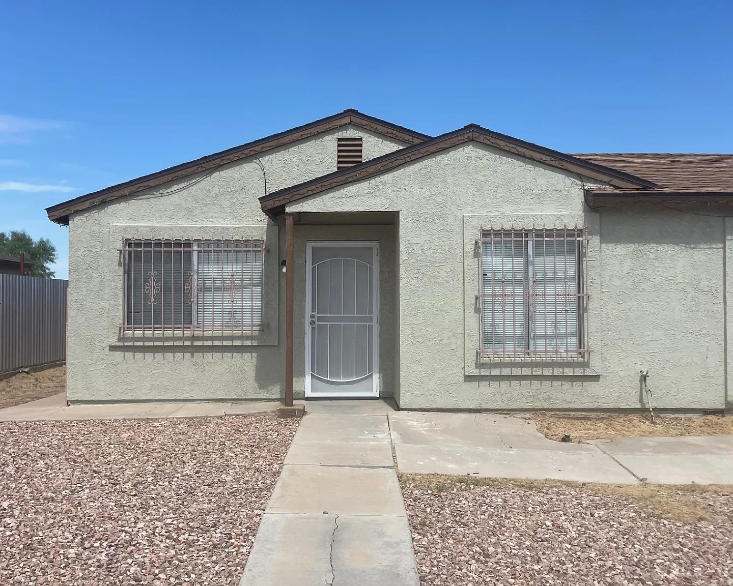 3 bed, 1315 sqft, $1,900 — Photo 1