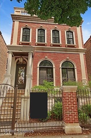 1st image of 1236 W Cornelia Ave #2