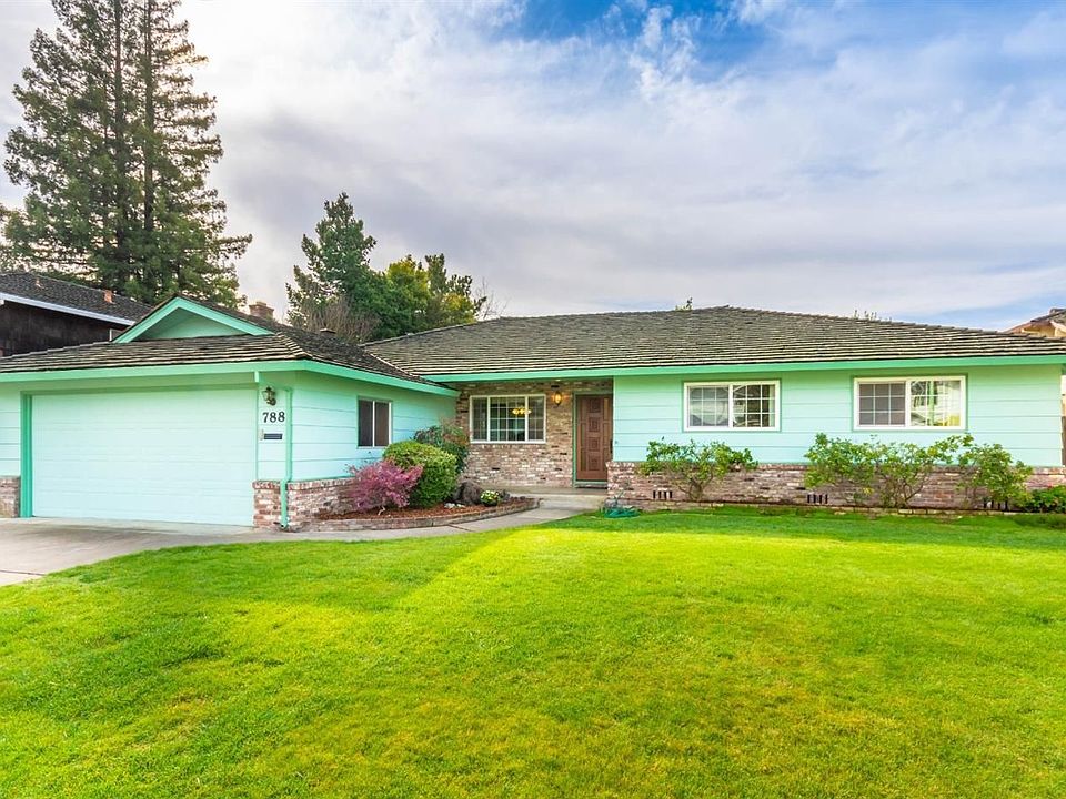 1st image of 788 Royal Garden Ave