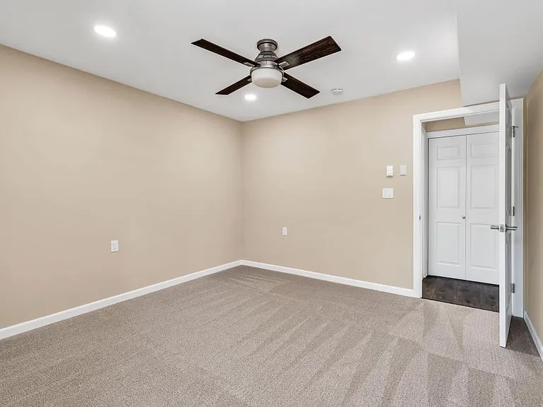 15B Andover Ct — Photo 24