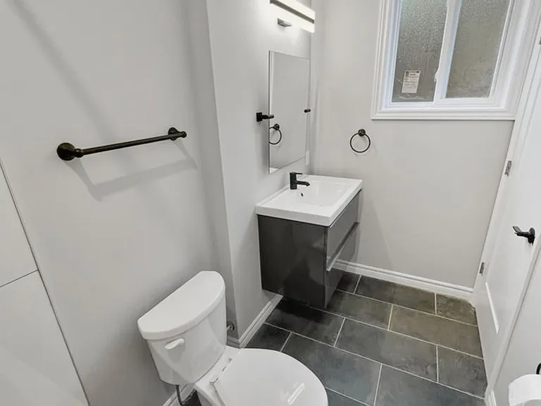 51 Raftus Sq #A — Photo 8