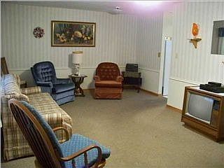 5th image of 834 S Audrey Dr