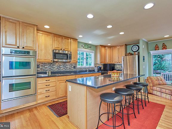 2nd image of 6511 Lily Dhu Ln