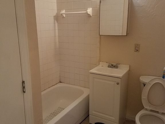 4th image of 28 N Whitney St APT 9