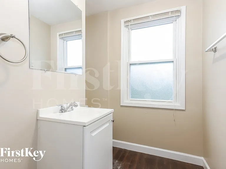 510 E Clarendon Dr — Photo 13