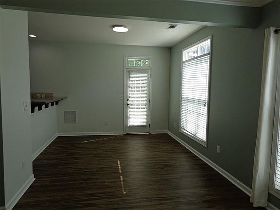 4th image of 3890 Lake Pass Ln