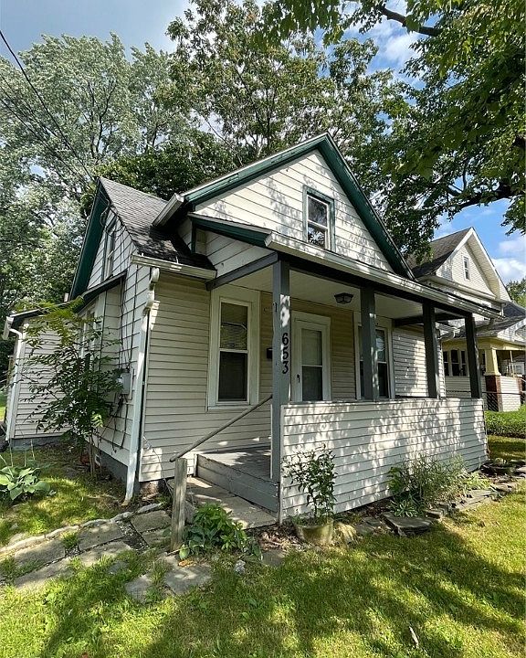 1st image of 653 Sumner St