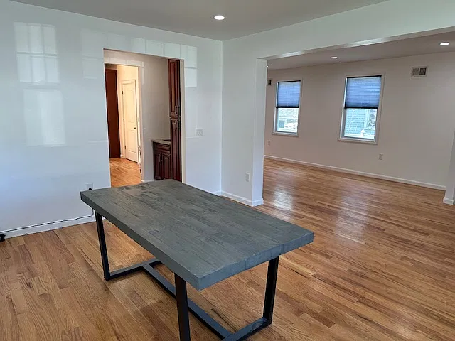 3 bed, 2.5 bath, 1560 sqft, $4,300 — Photo 4