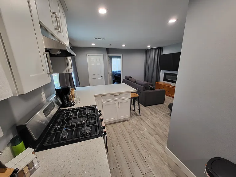 9680 Pacific Ave — Photo 4