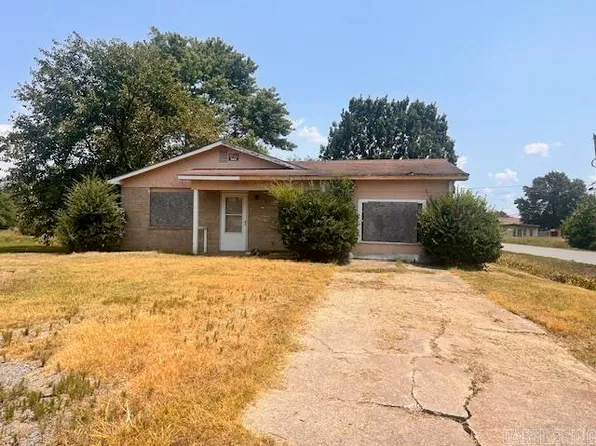 1817 S Rose St, Stuttgart, AR 72160