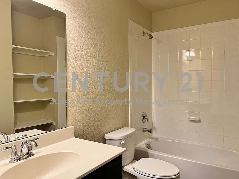 222 Thoroughbred St — Photo 9