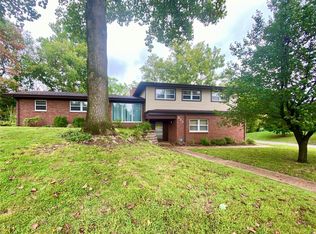 233 Country Club Ln, Belleville, IL