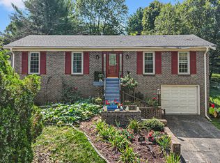 108 Deepwood Dr, Frankfort, KY 40601