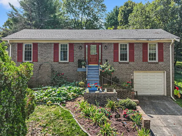 108 Deepwood Dr, Frankfort, KY 40601