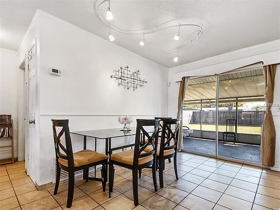 4th image of 926 Quintilian Ave