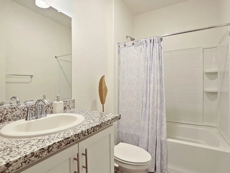 989 Osprey Dr — Photo 4