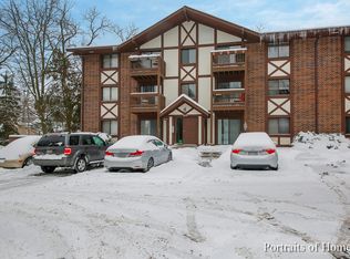 504 Taylor Ave APT F, Glen Ellyn, IL 60137