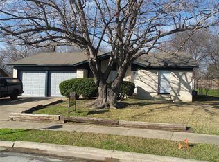6113 Estill Dr, Watauga, TX 76148