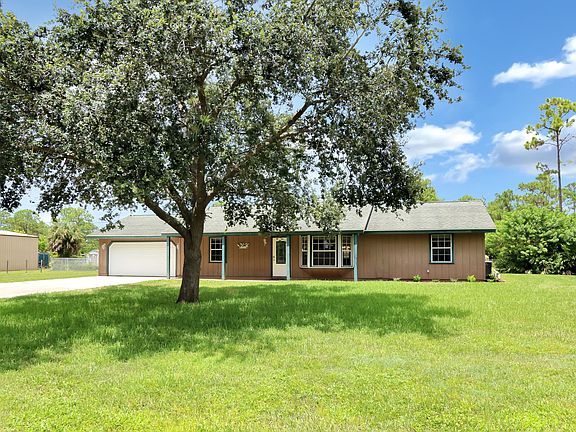 Home For Sale In Loxahatchee