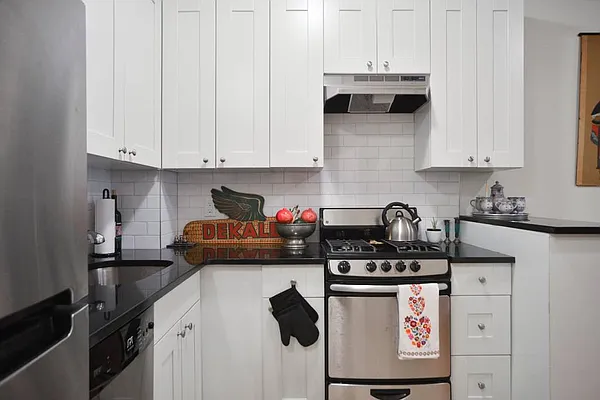 Rented by Compass | media 35