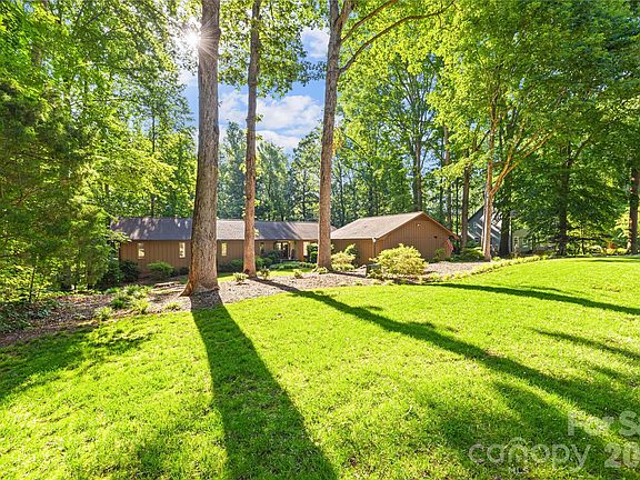 4th image of 150 Stratford Pl