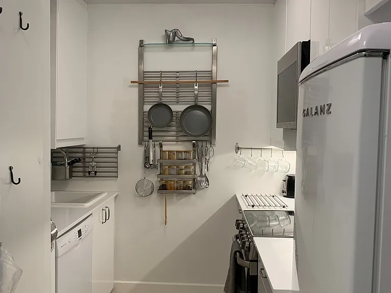 40 Homewood Ave #208 — Photo 6
