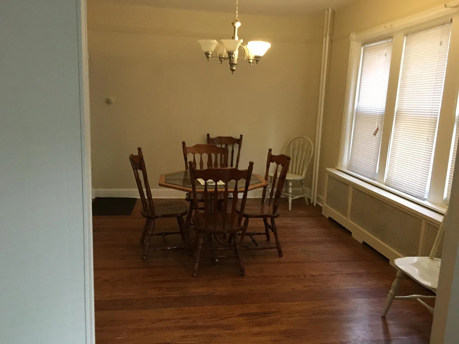 3 bed, 1720 sqft, $1,950 — Photo 3