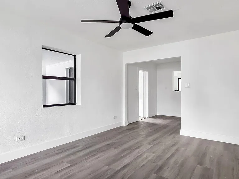 5015 SW 25th St — Photo 23