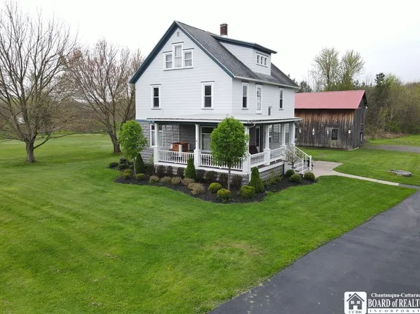12313 Hanover Rd, Silver Creek, NY 14136