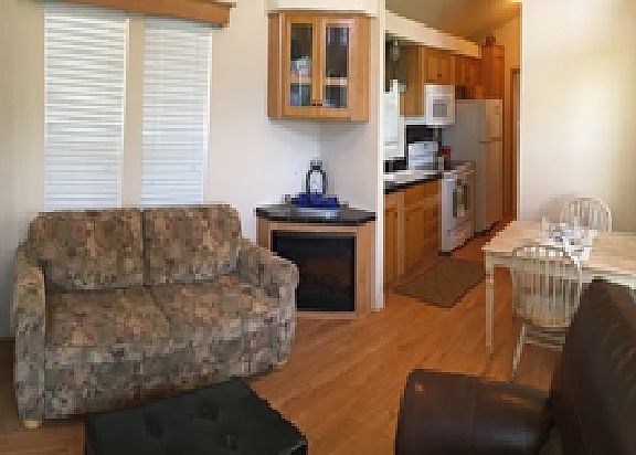 Living room with fireplace 