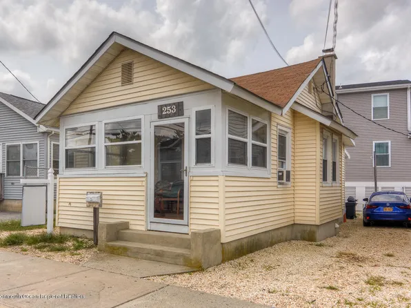 253 Ocean Ave #2, Point Pleasant Beach, NJ 08742