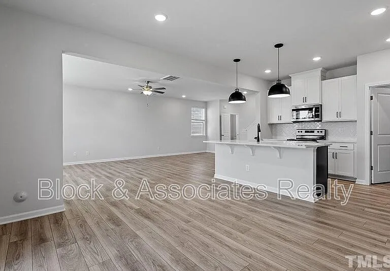 111 Umbrella Way — Photo 10