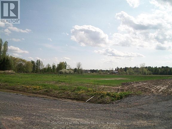 3rd image of Montee Millaire Rd