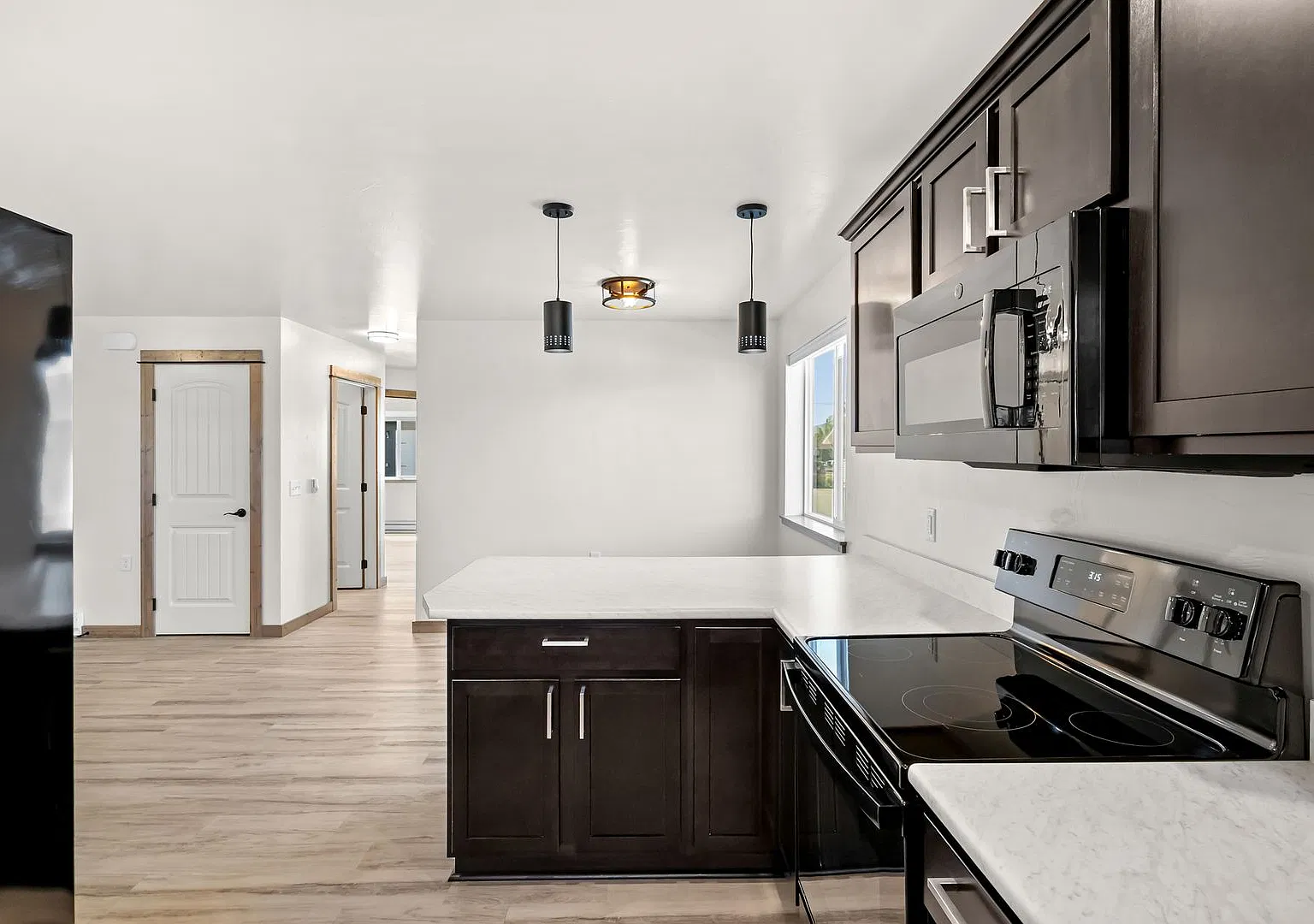 Pineview Apartments — Photo 4