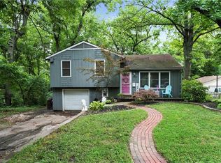 6011 Melrose Ln, Shawnee, KS 66203
