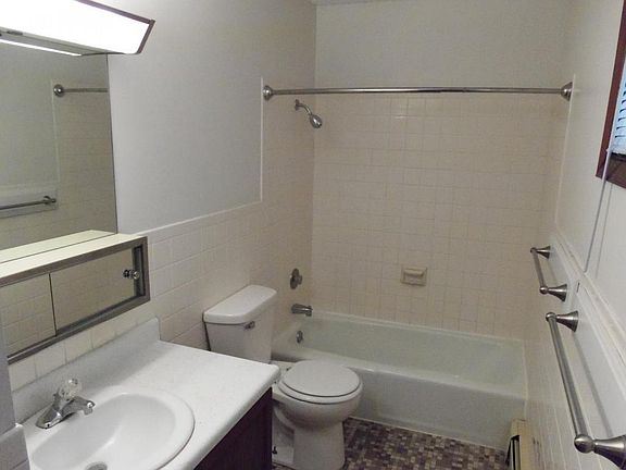 3rd image of 701 S 11th St APT 11