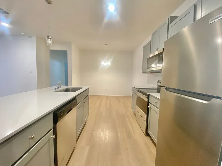 5547 Itasca St — Photo 7