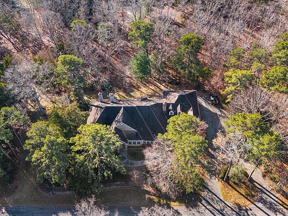 3rd image of 632 E Lost Pine Way Rd