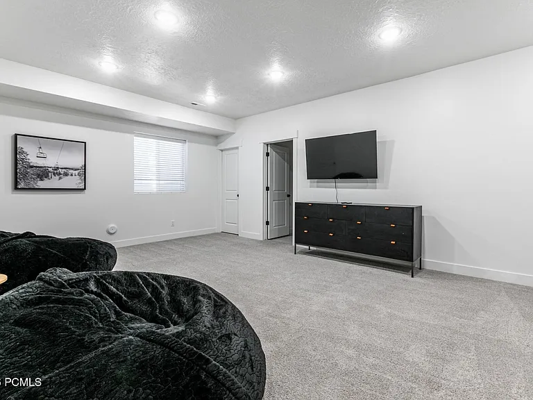 6885 Woods Rose Dr — Photo 28